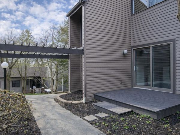 695 Tall Oaks Drive, Newark, OH 43055