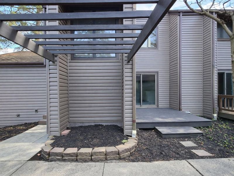 695 Tall Oaks Drive, Newark, OH 43055 Photo 3