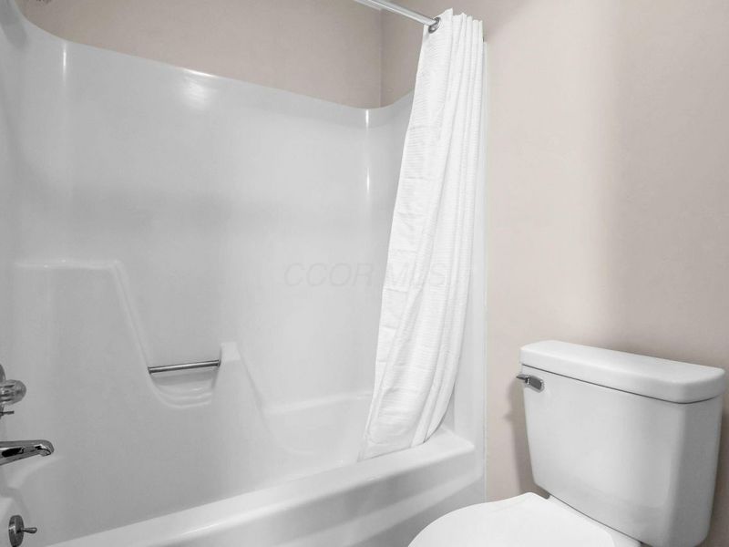 695 Tall Oaks Drive, Newark, OH 43055 Photo 31