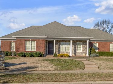 326 Foxtail Road, Versailles, KY 40383