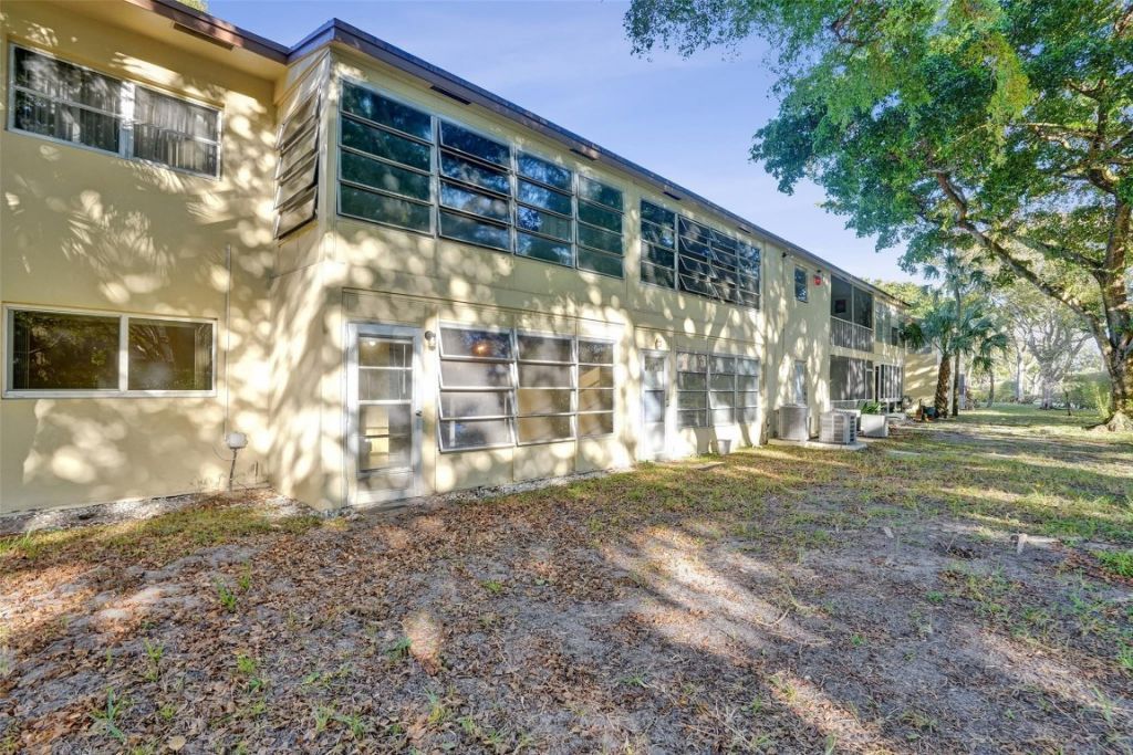 251 NW 76th Avenue, Unit 106, Margate, FL 33063 Photo