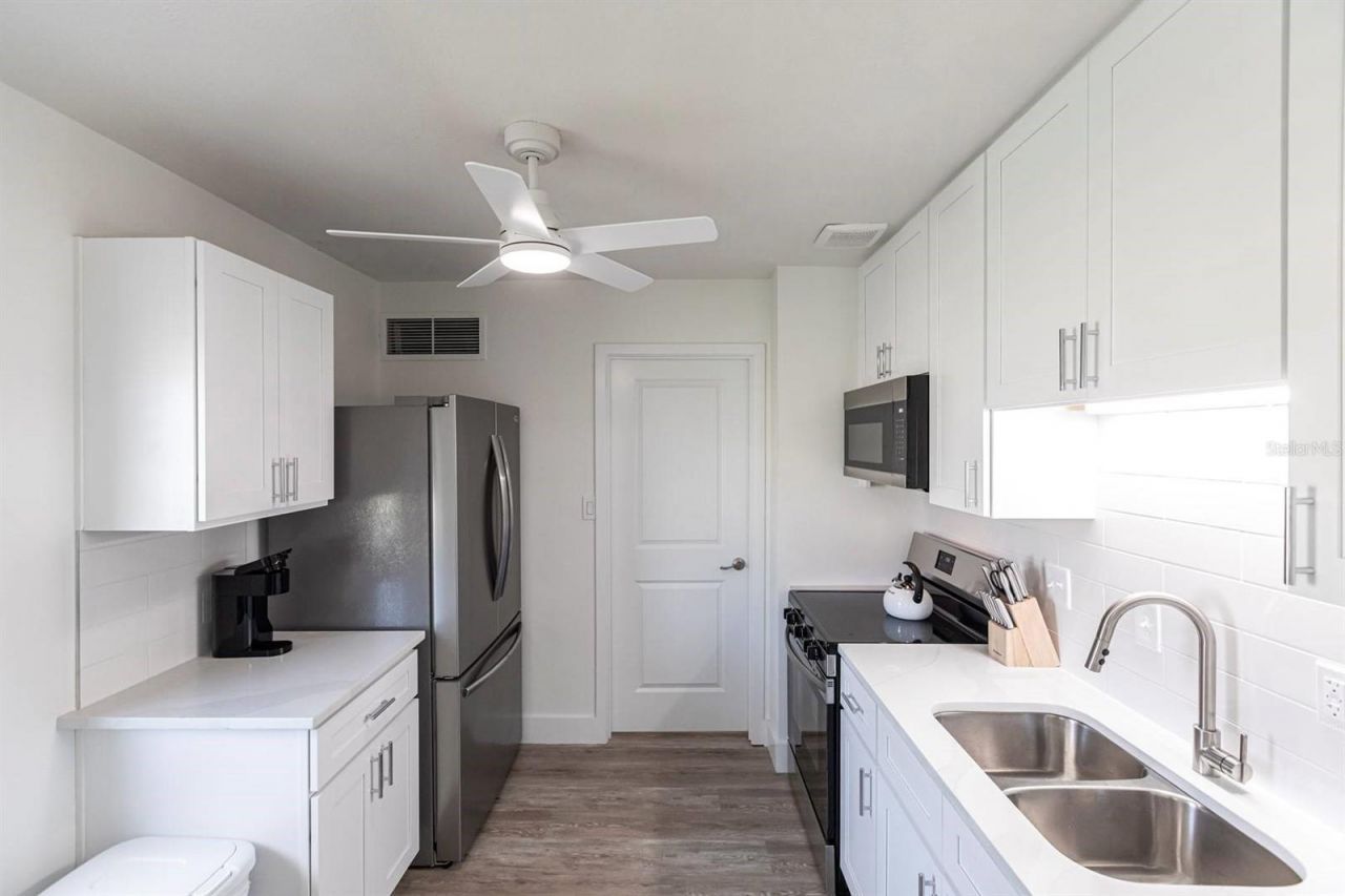 6020 Midnight Pass Road, Unit 5, Sarasota, FL 34242 Photo