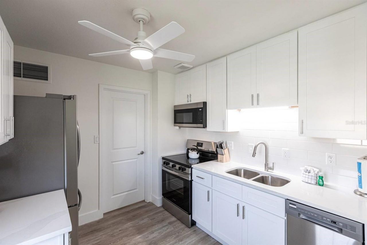 6020 Midnight Pass Road, Unit 5, Sarasota, FL 34242 Photo