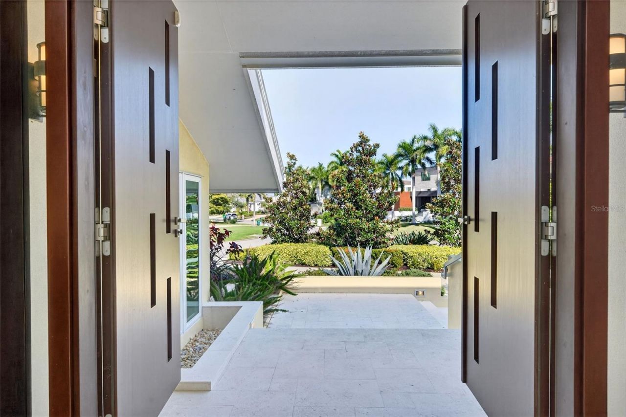 1571 Harbor Cay Lane, Longboat Key, FL 34228 Photo