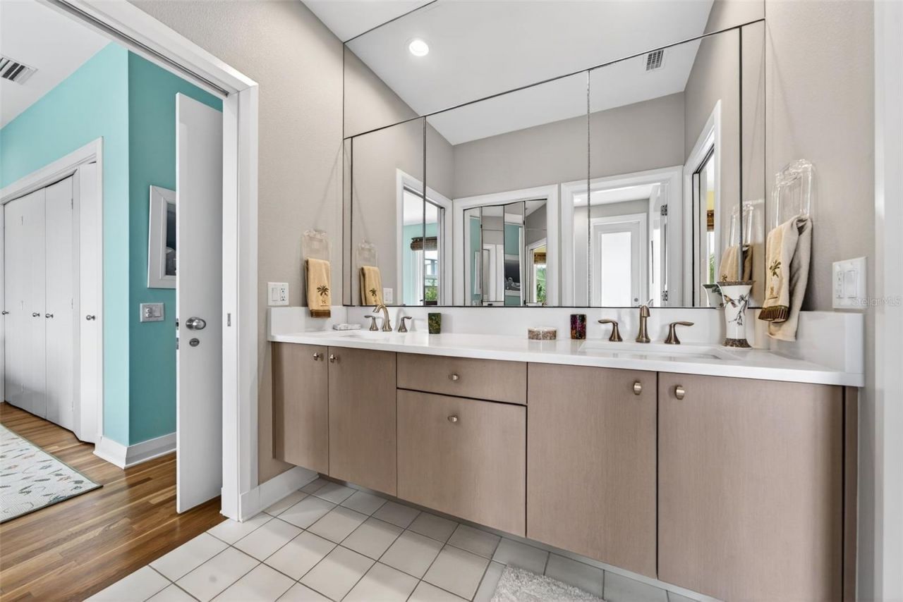 1571 Harbor Cay Lane, Longboat Key, FL 34228 Photo