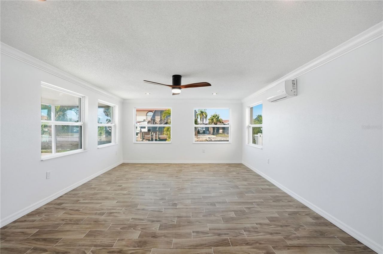 9837 Island Harbor Drive, Port Richey, FL 34668 Photo