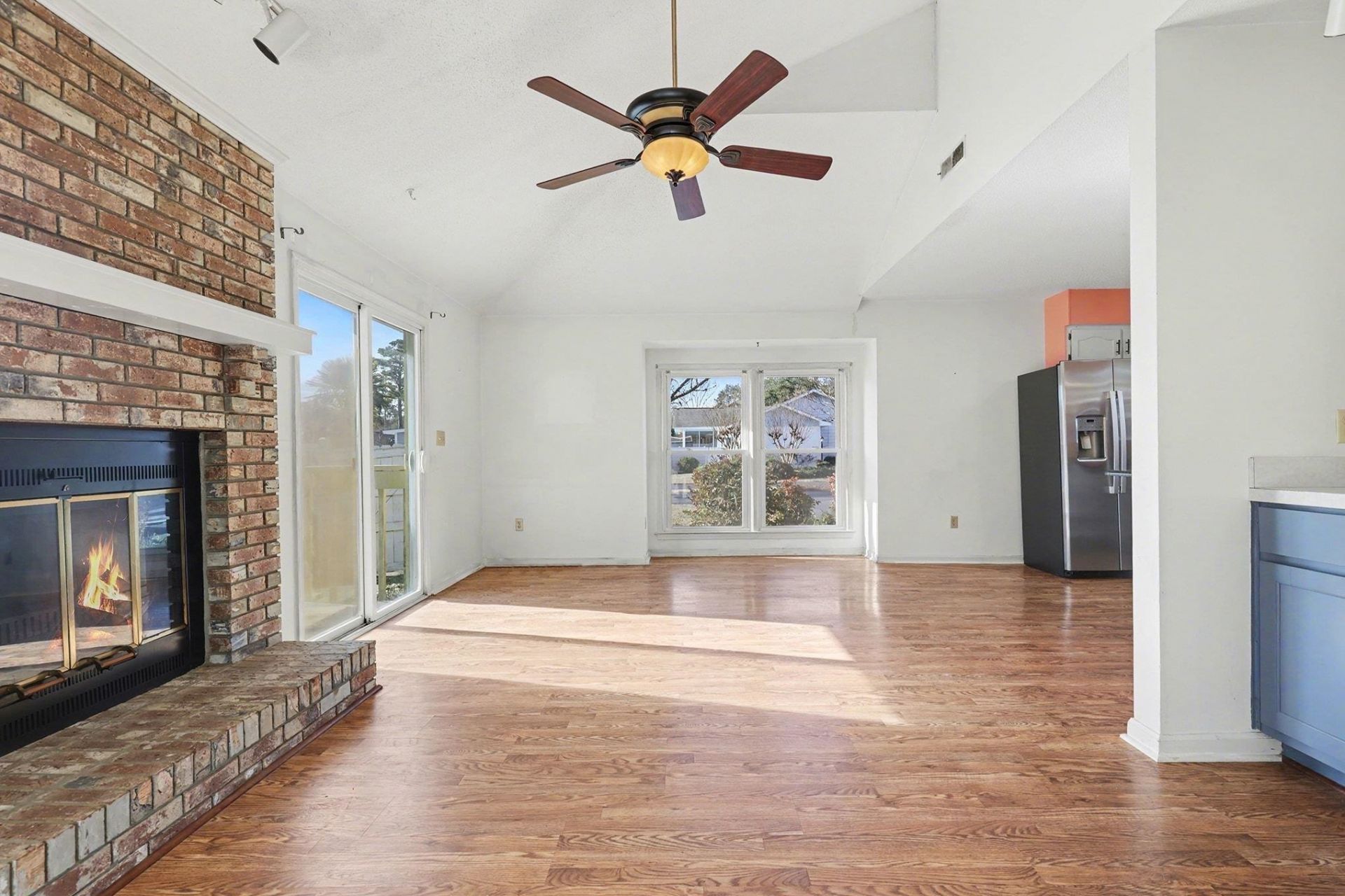 718 Live Oak Dr. Photo 10