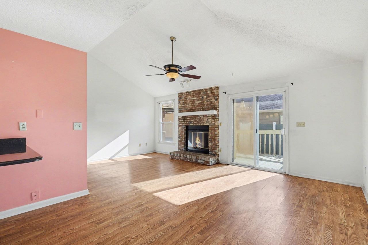 718 Live Oak Dr. Photo 14