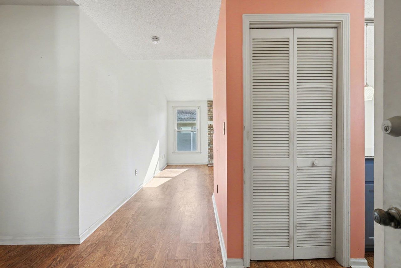 718 Live Oak Dr. Photo 16