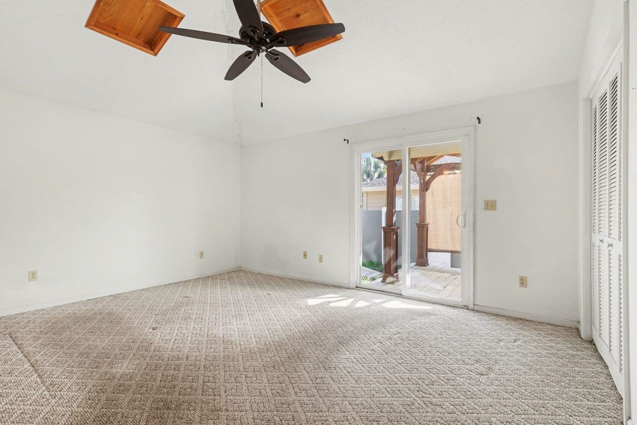 718 Live Oak Dr. Photo 17