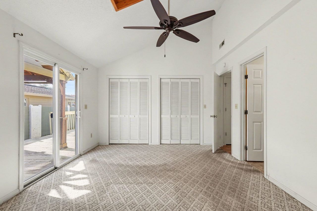 718 Live Oak Dr. Photo 18