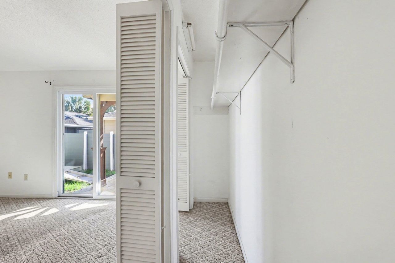 718 Live Oak Dr. Photo 20