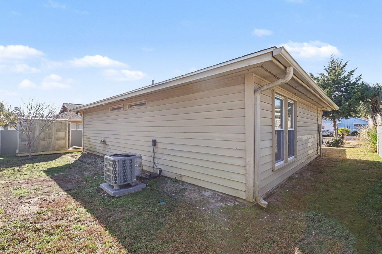 718 Live Oak Dr. Photo 34