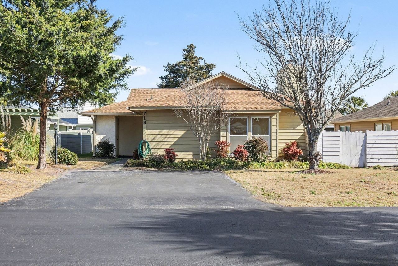 718 Live Oak Dr. Photo 37