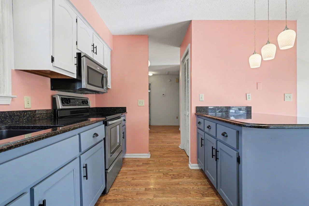 718 Live Oak Dr. Photo 6