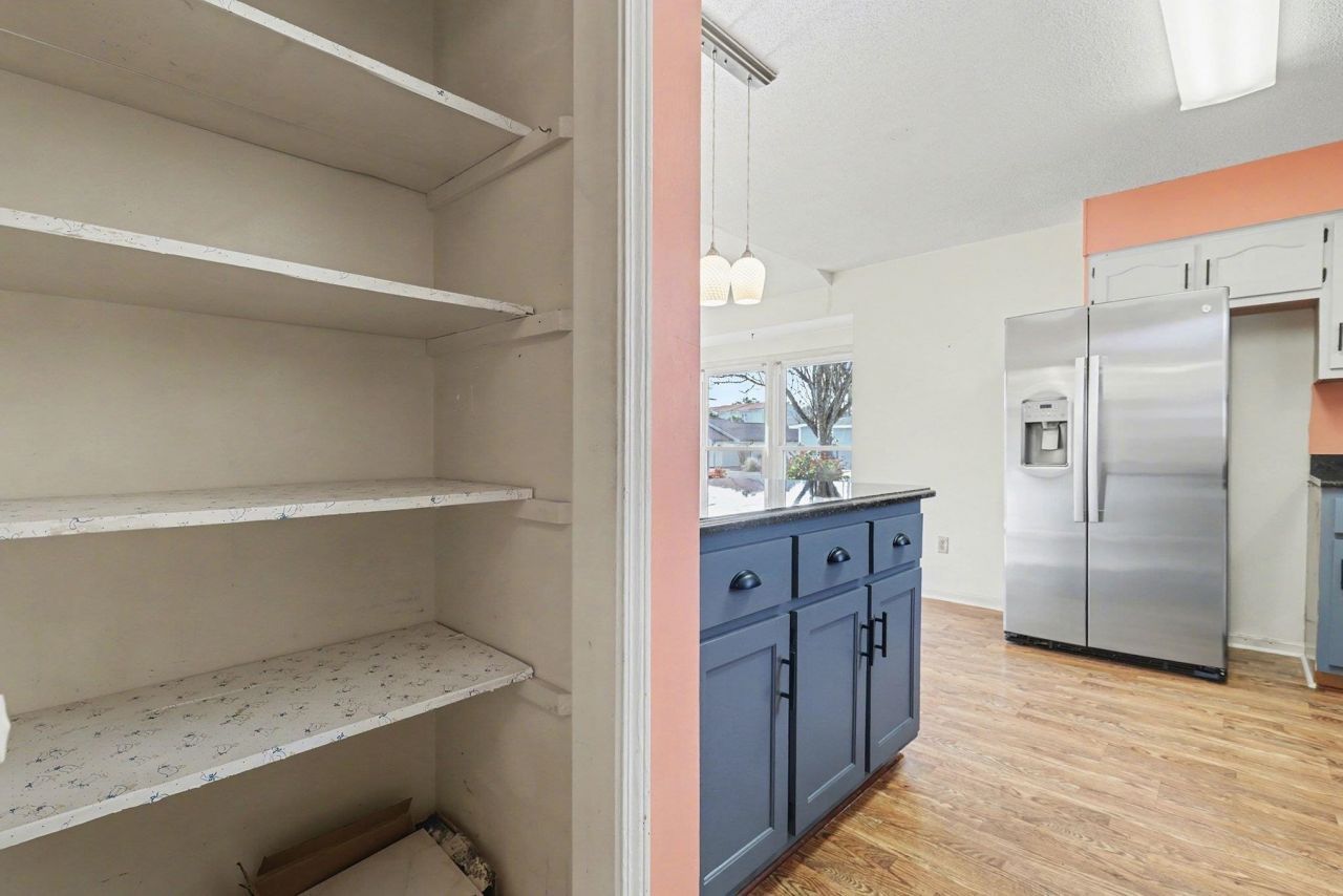 718 Live Oak Dr. Photo 7