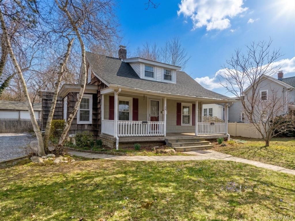 29 Richmond Avenue, Amityville, NY 11701 Main Photo