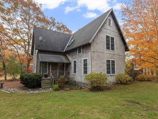 12 Wheelhouse Way, Oak Bluffs, MA 02557