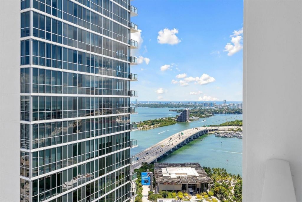 1040 Biscayne Boulevard, Unit 3906, Miami, FL 33132 Photo