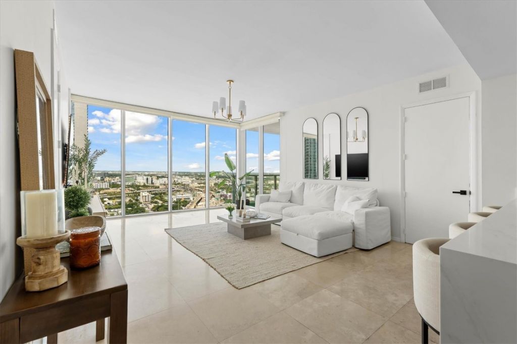 1040 Biscayne Boulevard, Unit 3906, Miami, FL 33132 Photo