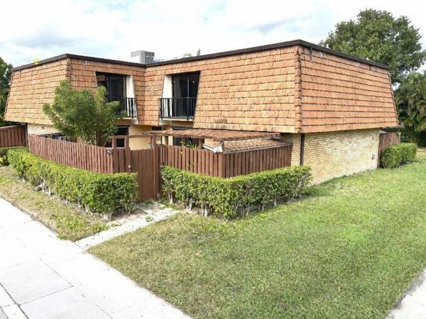 1006 10th Lane, Greenacres, FL 33463