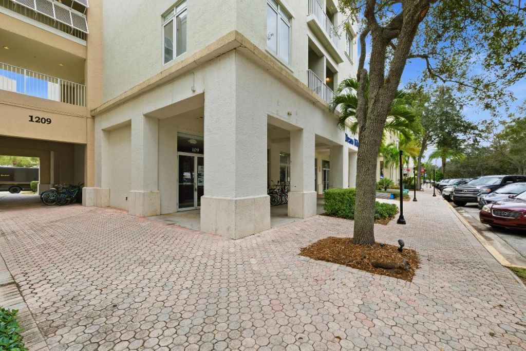 1209 Main Street, Unit 301, Jupiter, FL 33458 Photo