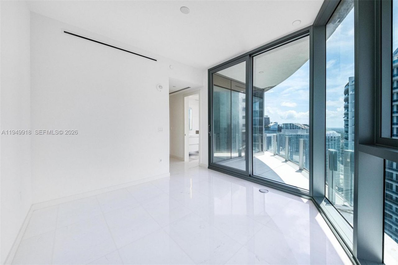 300 Biscayne Boulevard Way, Unit 4507W, Miami, FL 33131 Photo