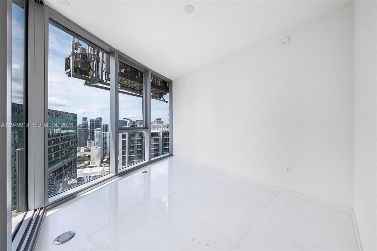 300 Biscayne Boulevard Way, Unit 4507W, Miami, FL 33131 Photo