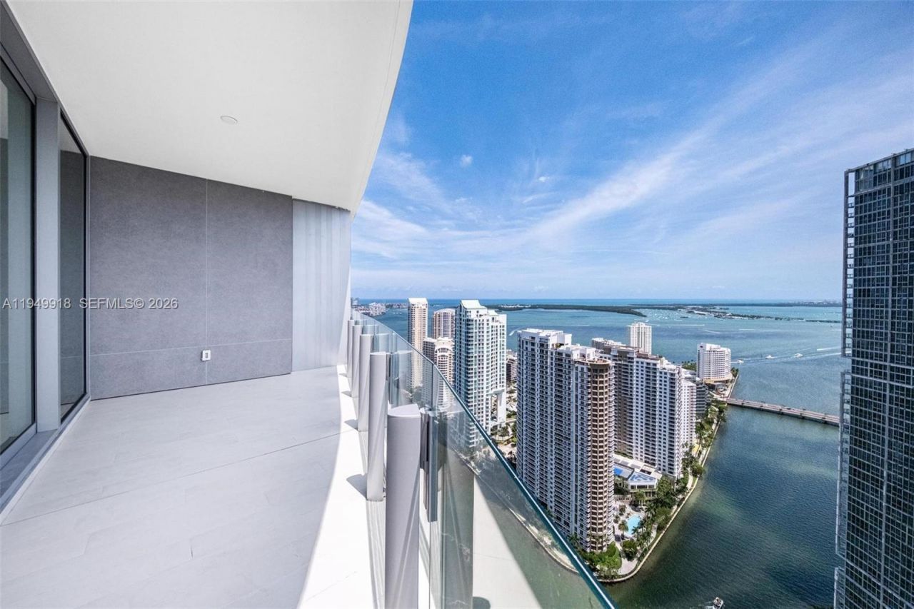 300 Biscayne Boulevard Way, Unit 4507W, Miami, FL 33131 Photo