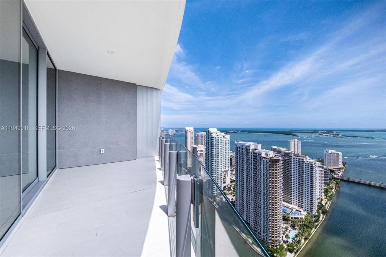 300 Biscayne Boulevard Way, Unit 4507W, Miami, FL 33131 Photo