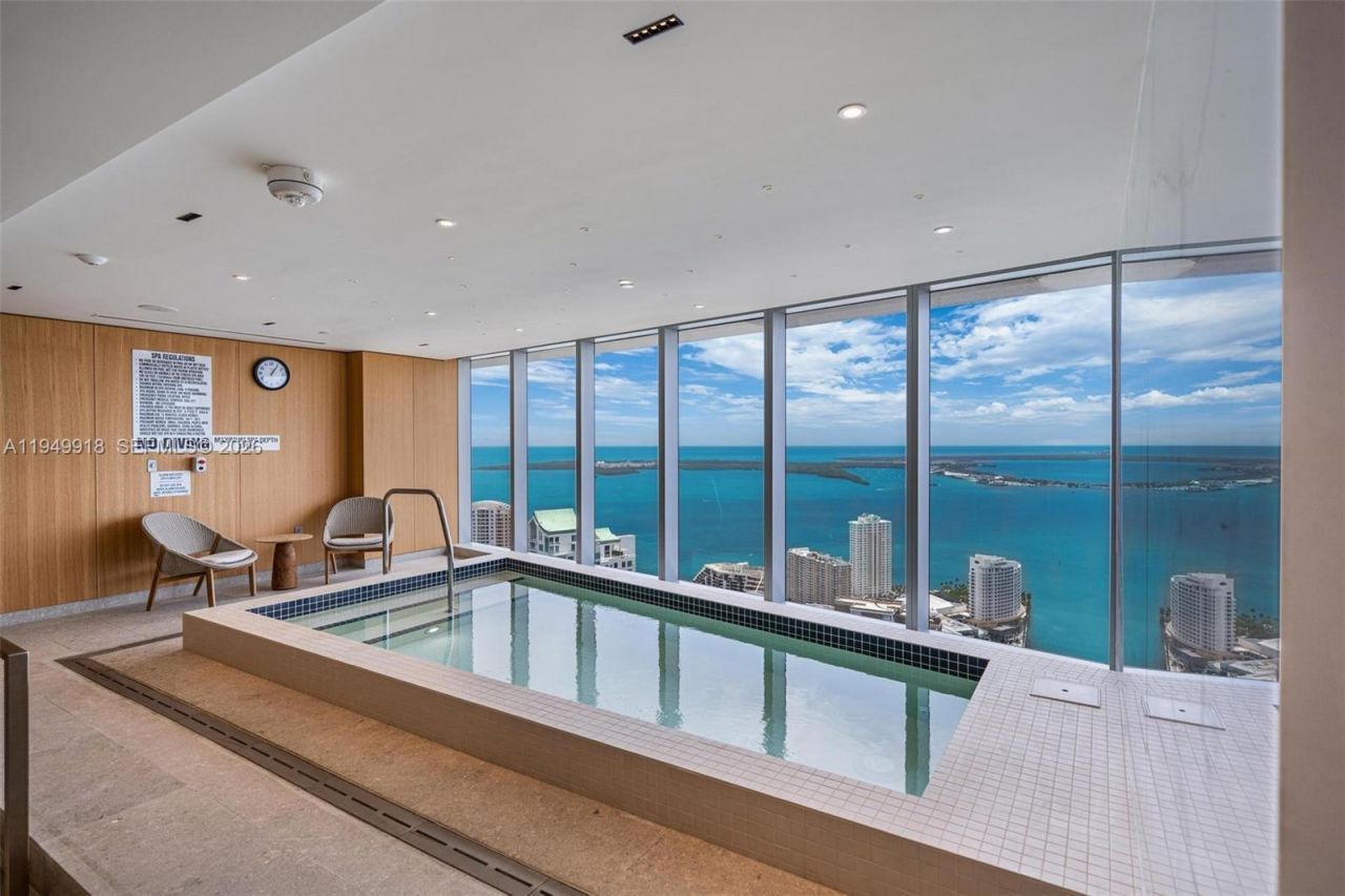 300 Biscayne Boulevard Way, Unit 4507W, Miami, FL 33131 Photo