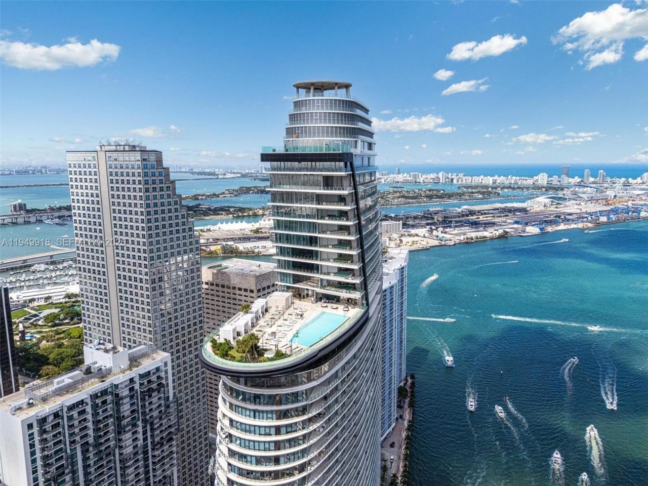 300 Biscayne Boulevard Way, Unit 4507W, Miami, FL 33131 Photo