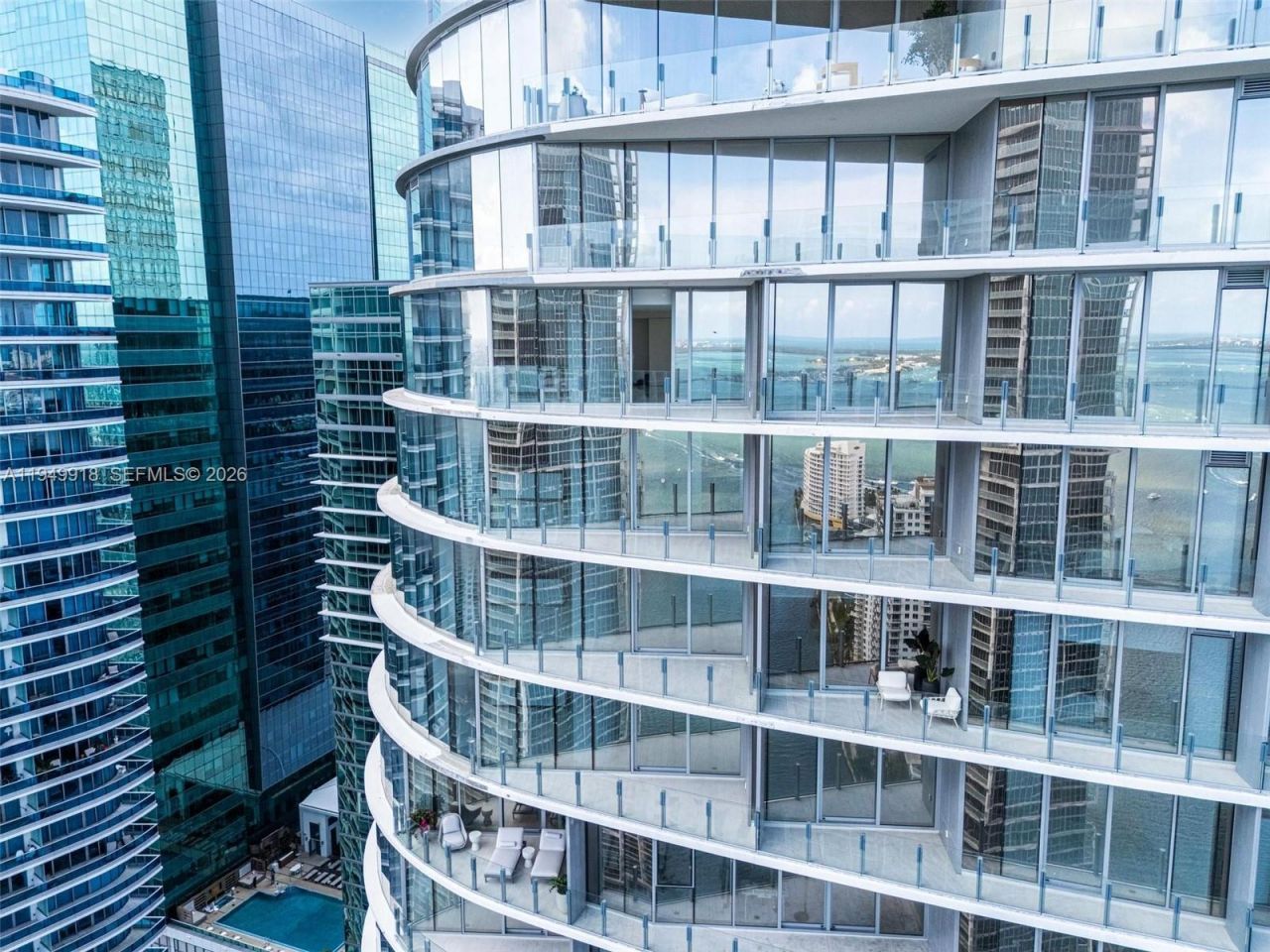 300 Biscayne Boulevard Way, Unit 4507W, Miami, FL 33131 Photo