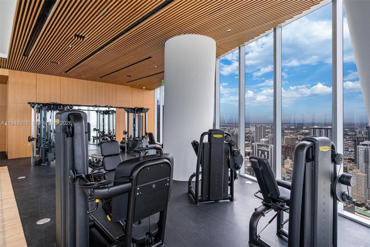 300 Biscayne Boulevard Way, Unit 4507W, Miami, FL 33131 Photo