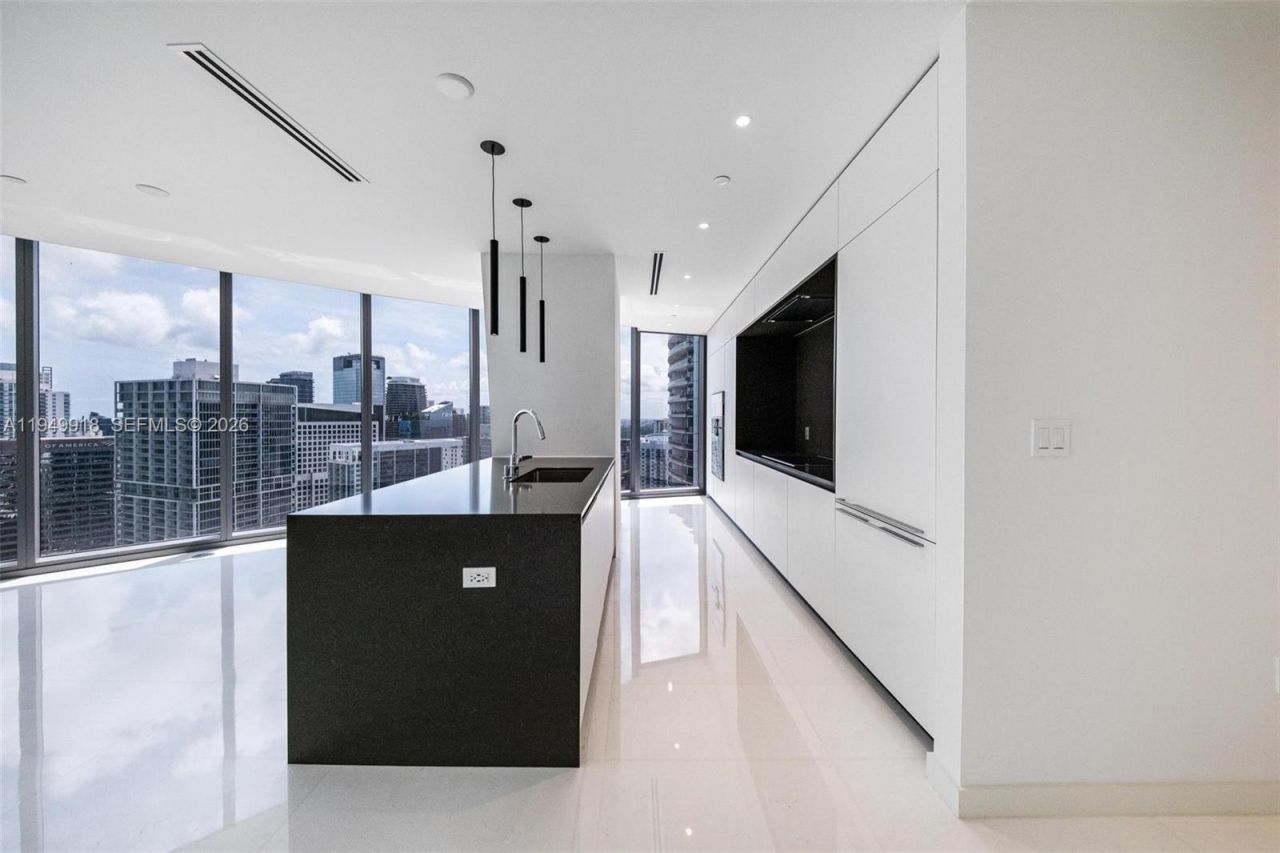 300 Biscayne Boulevard Way, Unit 4507W, Miami, FL 33131 Photo