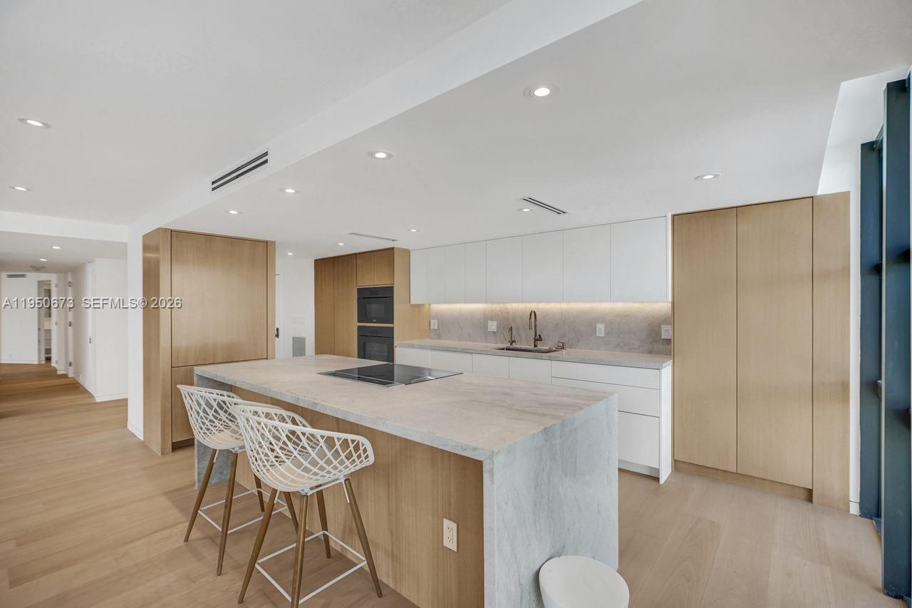 1111 Crandon Blvd, Unit A808, Key Biscayne, FL 33149 Photo