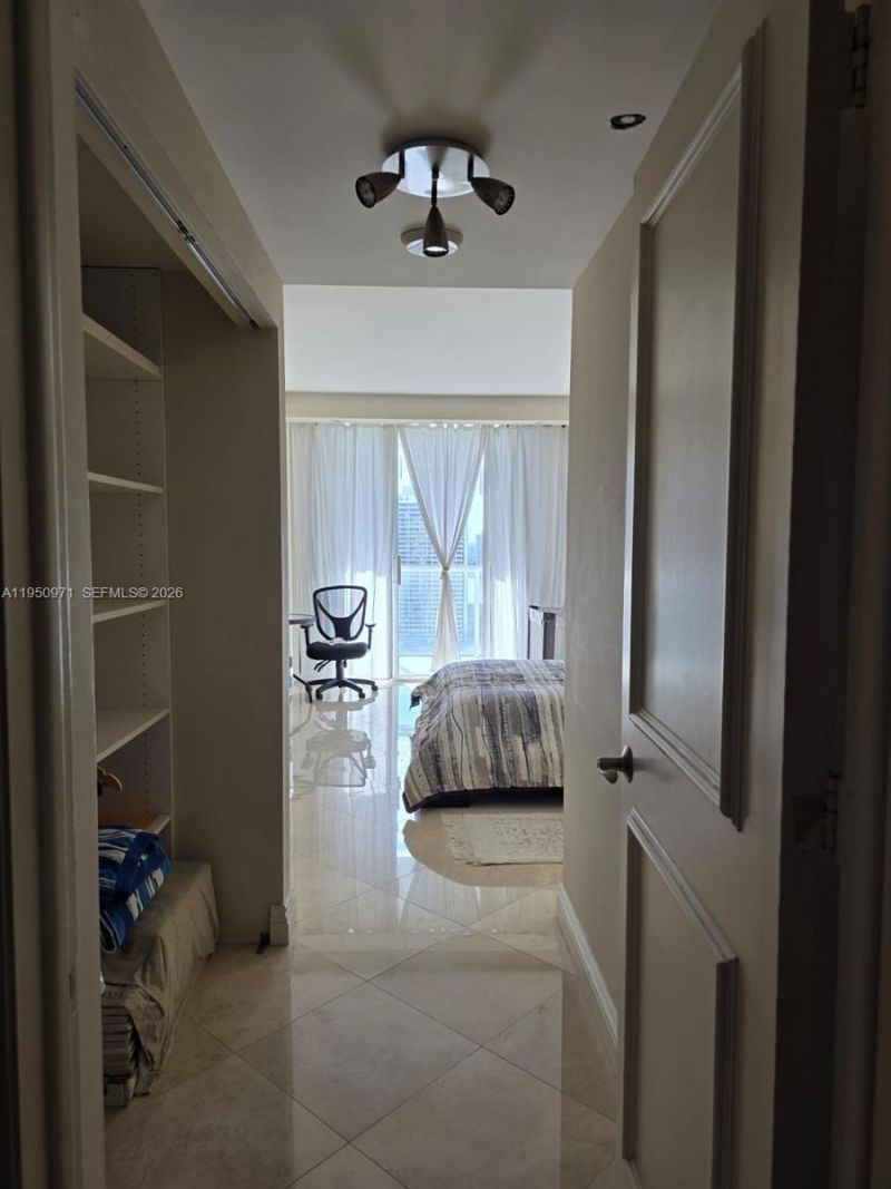 4000 Island Blvd, Unit 2402, Aventura, FL 33160 Photo