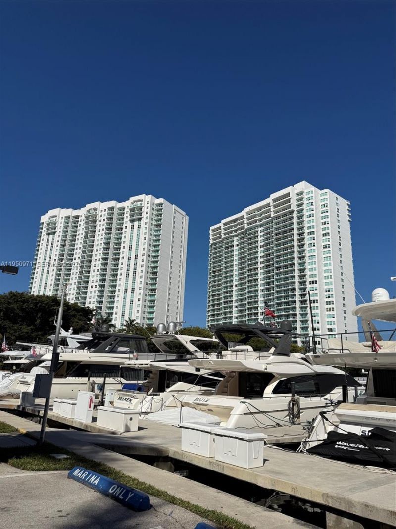 4000 Island Blvd, Unit 2402, Aventura, FL 33160 Photo