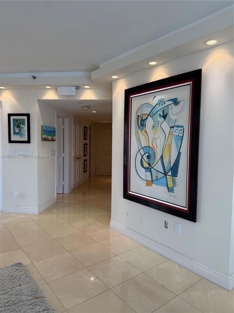 4000 Island Blvd, Unit 2402, Aventura, FL 33160 Photo