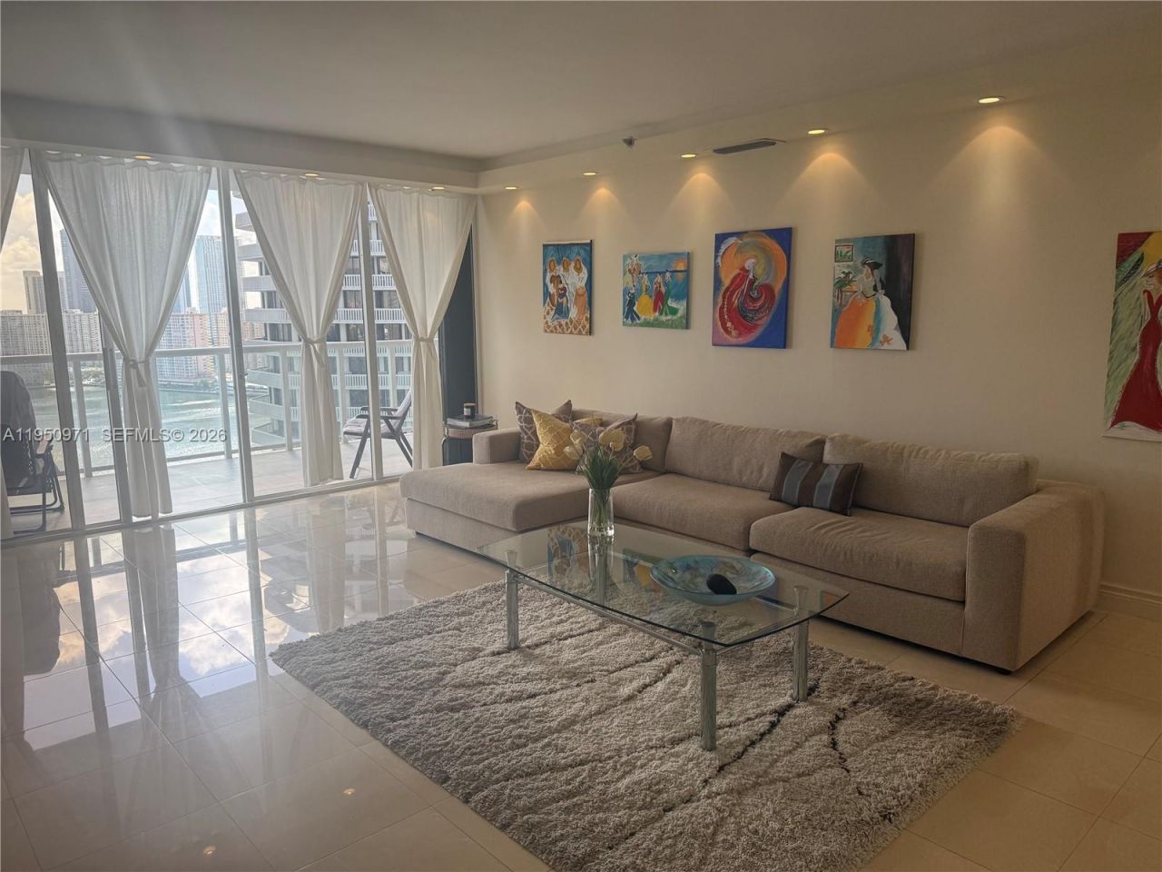 4000 Island Blvd, Unit 2402, Aventura, FL 33160 Photo