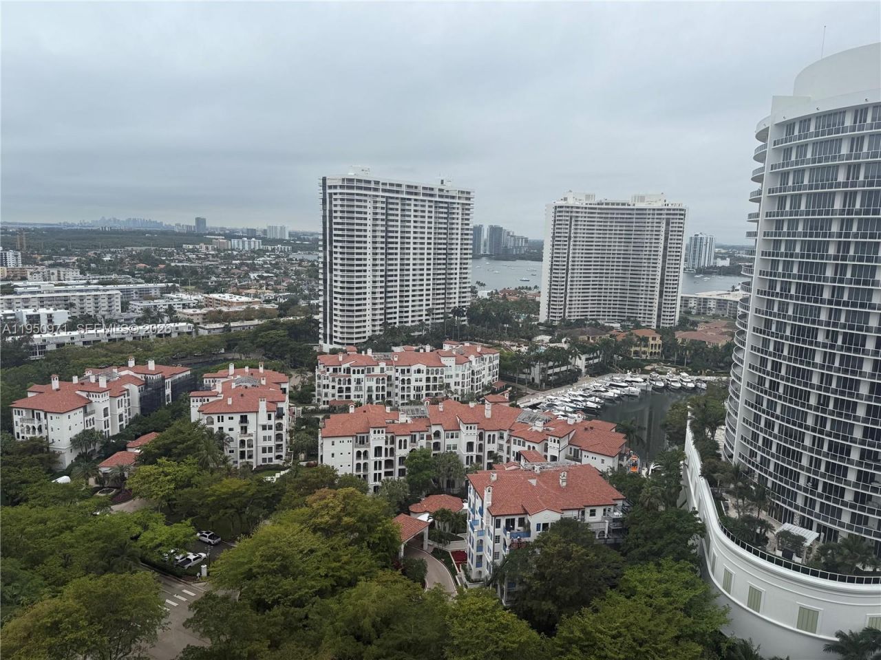 4000 Island Blvd, Unit 2402, Aventura, FL 33160 Photo