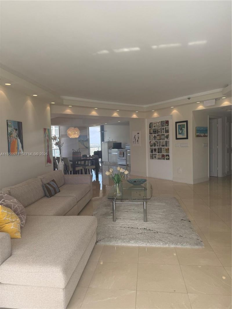 4000 Island Blvd, Unit 2402, Aventura, FL 33160 Photo