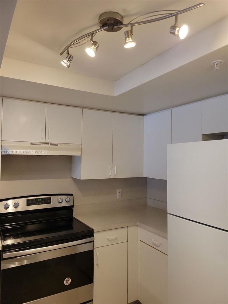 4195 N Haverhill Rd, Unit 315, West Palm Beach, FL 33417 Photo