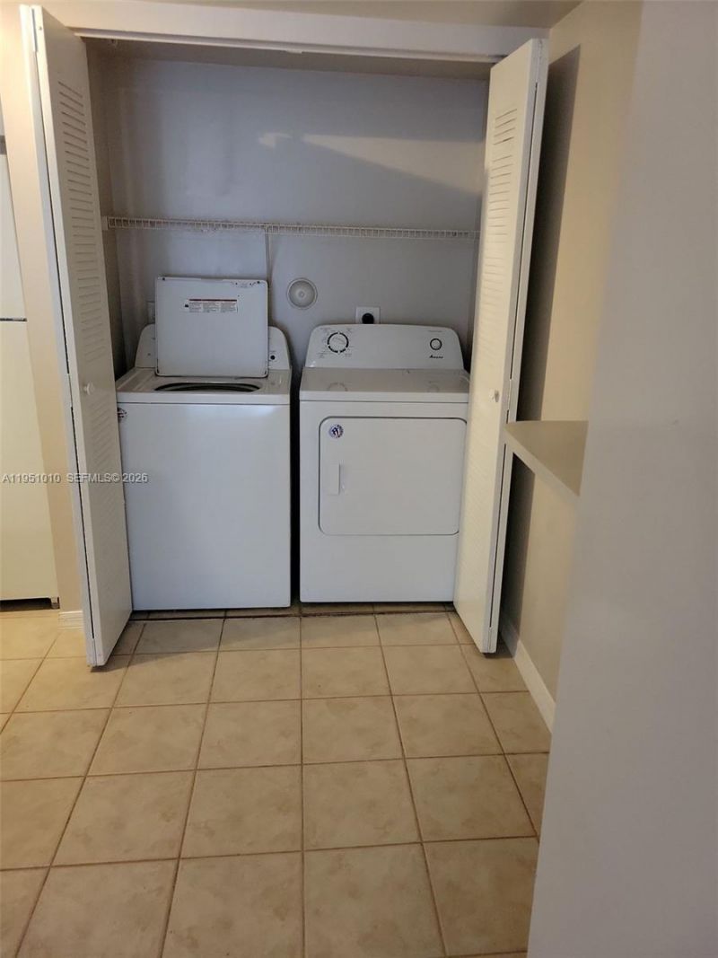 4195 N Haverhill Rd, Unit 315, West Palm Beach, FL 33417 Photo