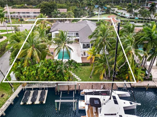 431 Layne Blvd, Hallandale Beach, FL 33009