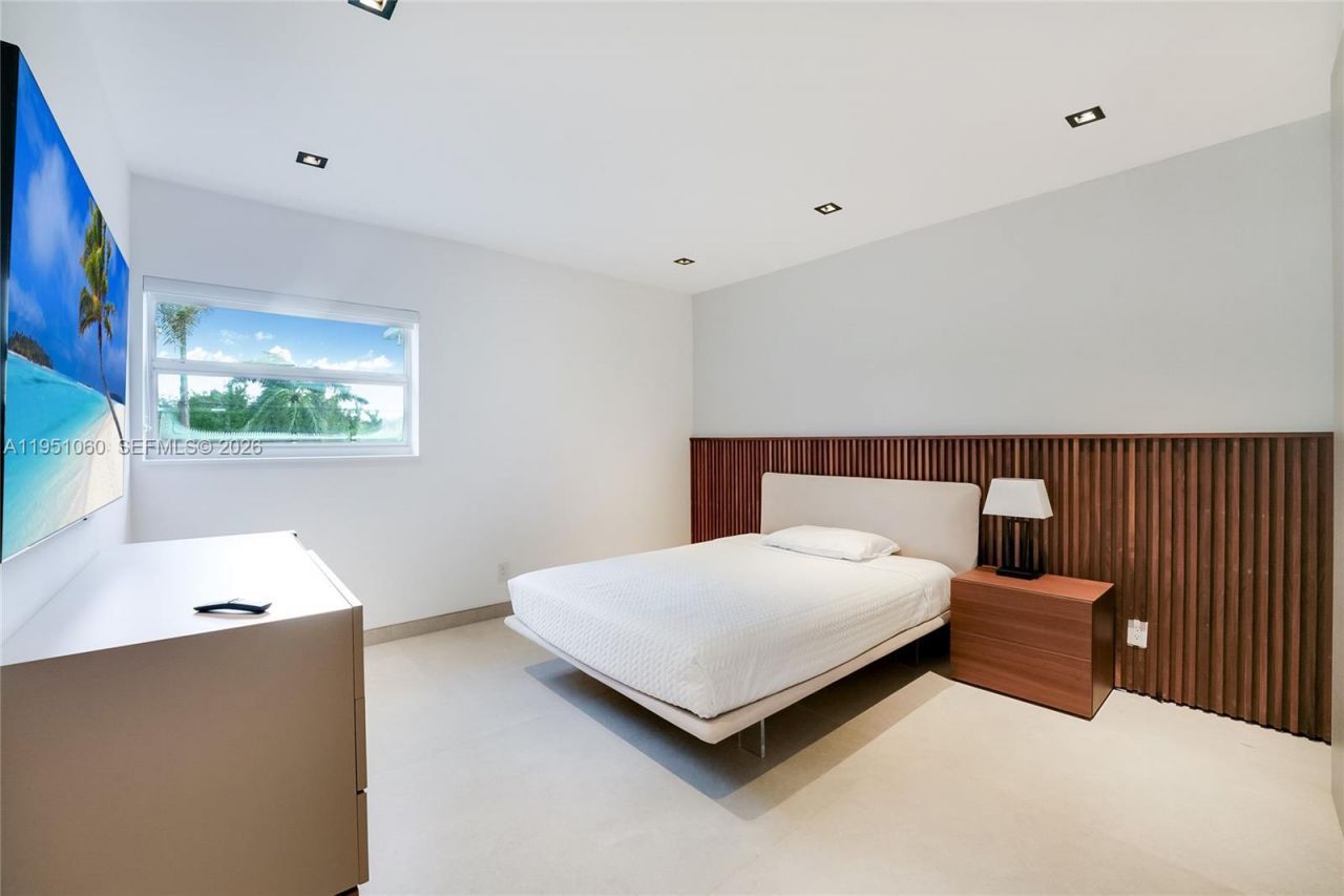 431 Layne Blvd, Hallandale Beach, FL 33009 Photo