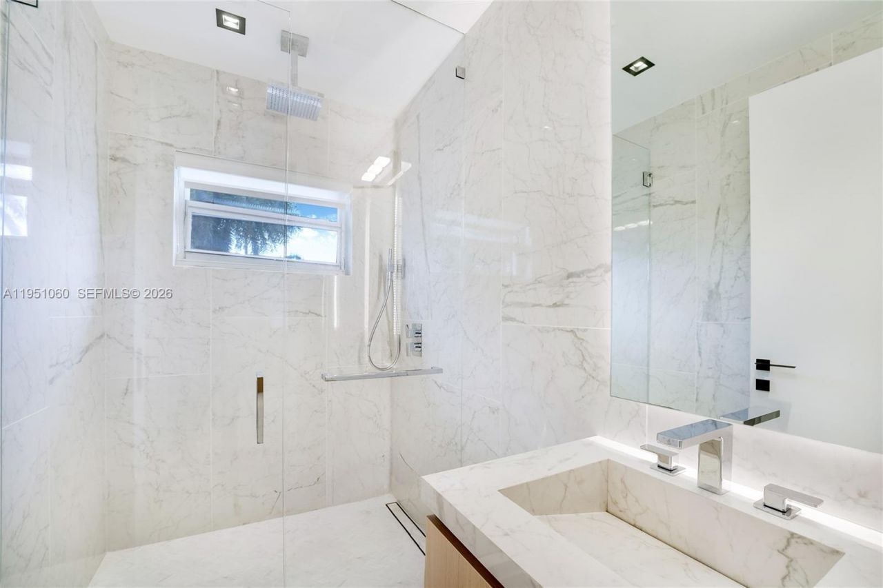 431 Layne Blvd, Hallandale Beach, FL 33009 Photo