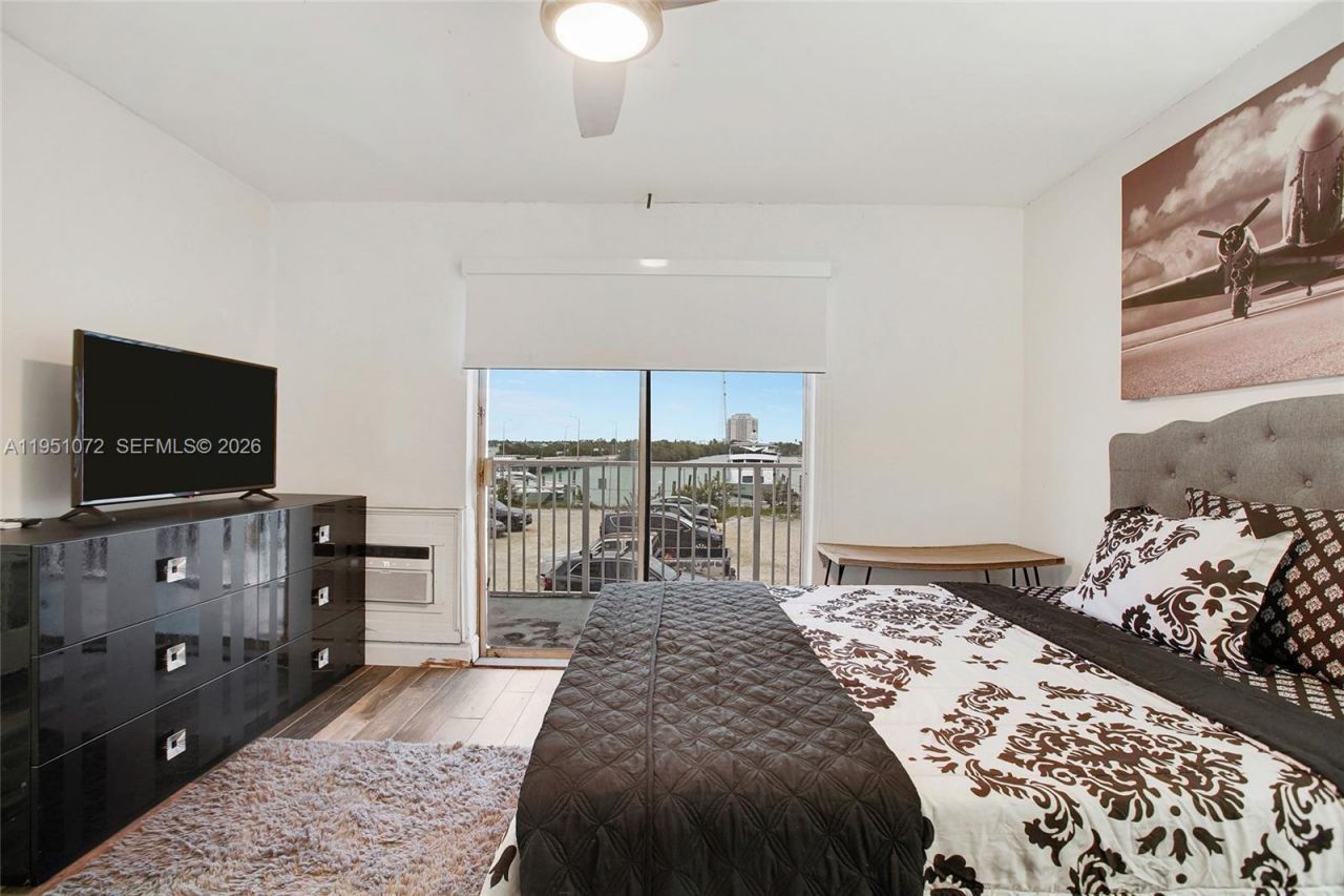 7904 West Dr , Unit 102, North Bay Village, FL 33141 Photo