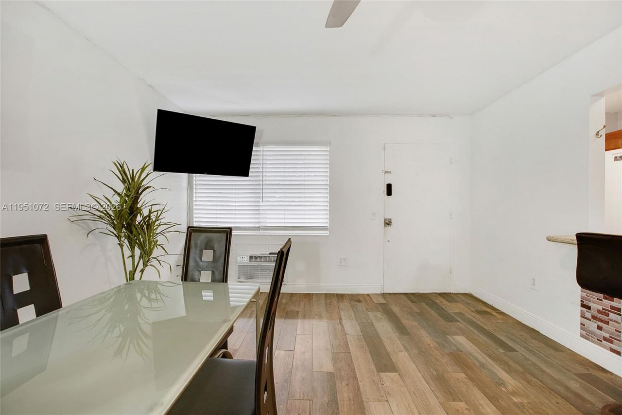 7904 West Dr , Unit 102, North Bay Village, FL 33141 Photo