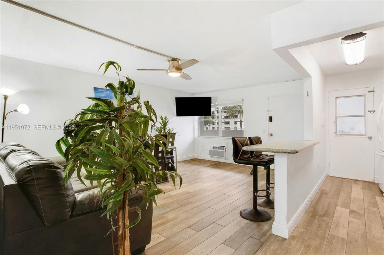 7904 West Dr , Unit 102, North Bay Village, FL 33141 Photo